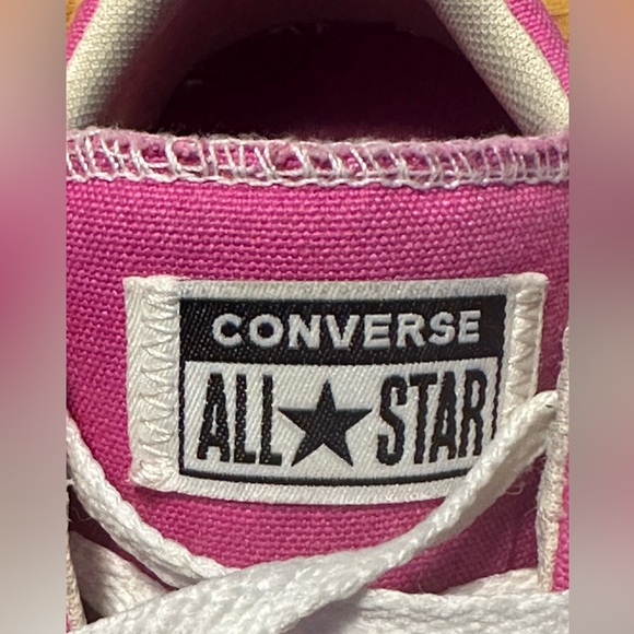 Converse Chuck Taylor Pink Low-Tops Women’s Size 8 - Picture 4 of 7
